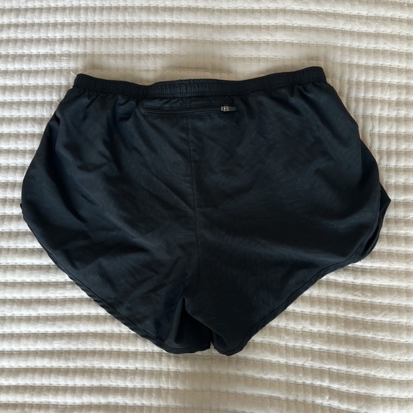 Black Nike Running Shorts Large - Picture 2 of 3